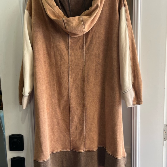 Oli & Hali Colorblock Hoodie Dress - Picture 3 of 4